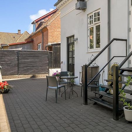 Sweethome Guesthouse Esbjerg Bagian luar foto