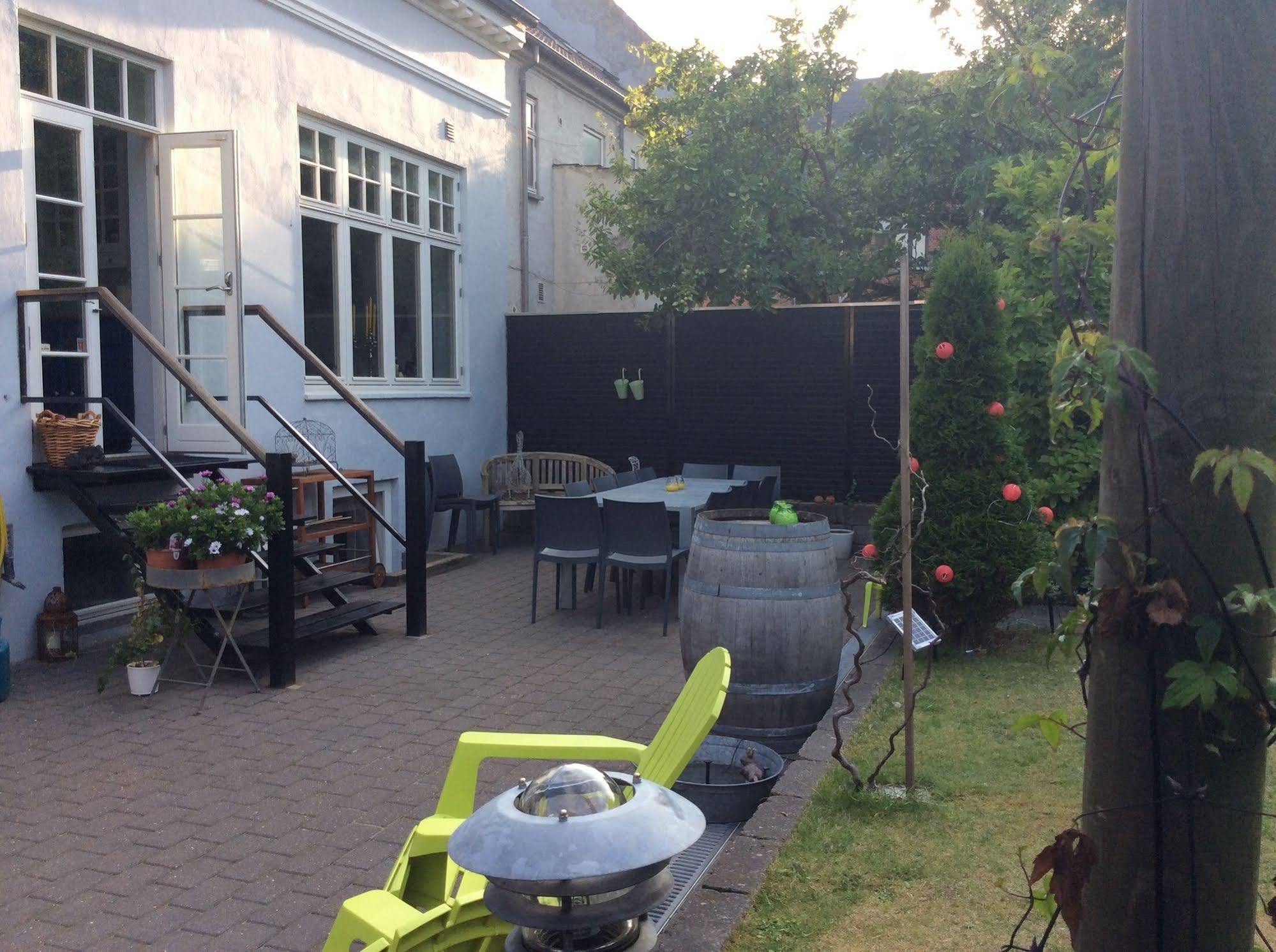 Sweethome Guesthouse Esbjerg Bagian luar foto