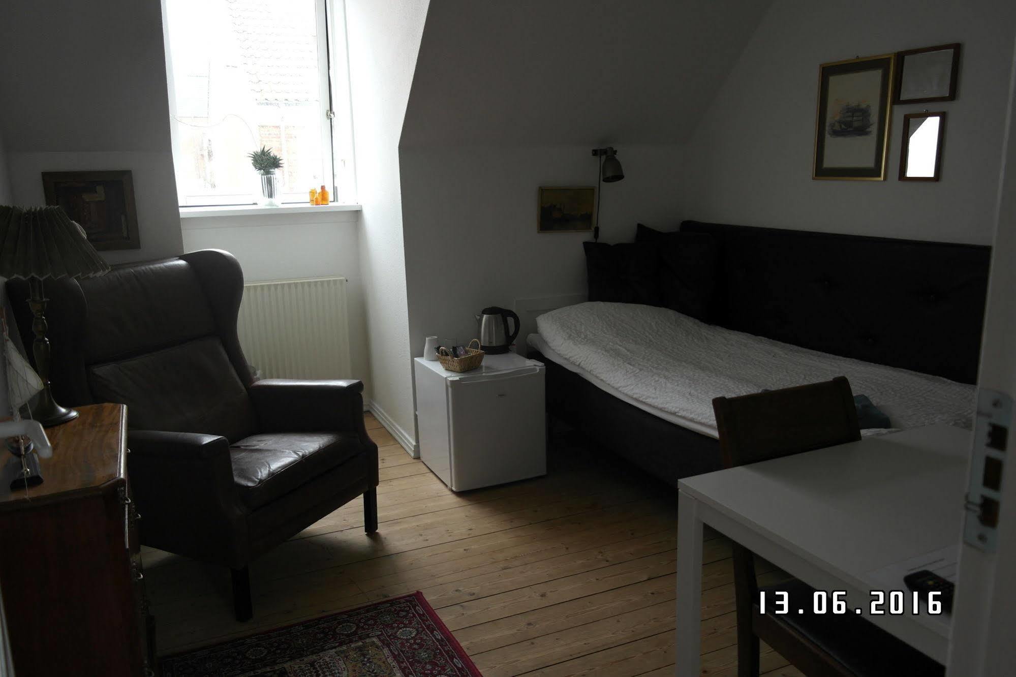 Sweethome Guesthouse Esbjerg Bagian luar foto
